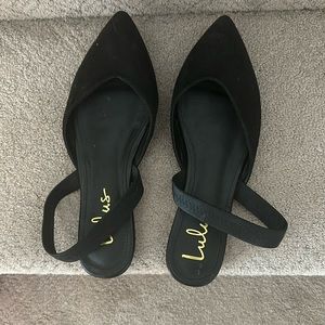 Lulu’s pointed toe strapped shoes